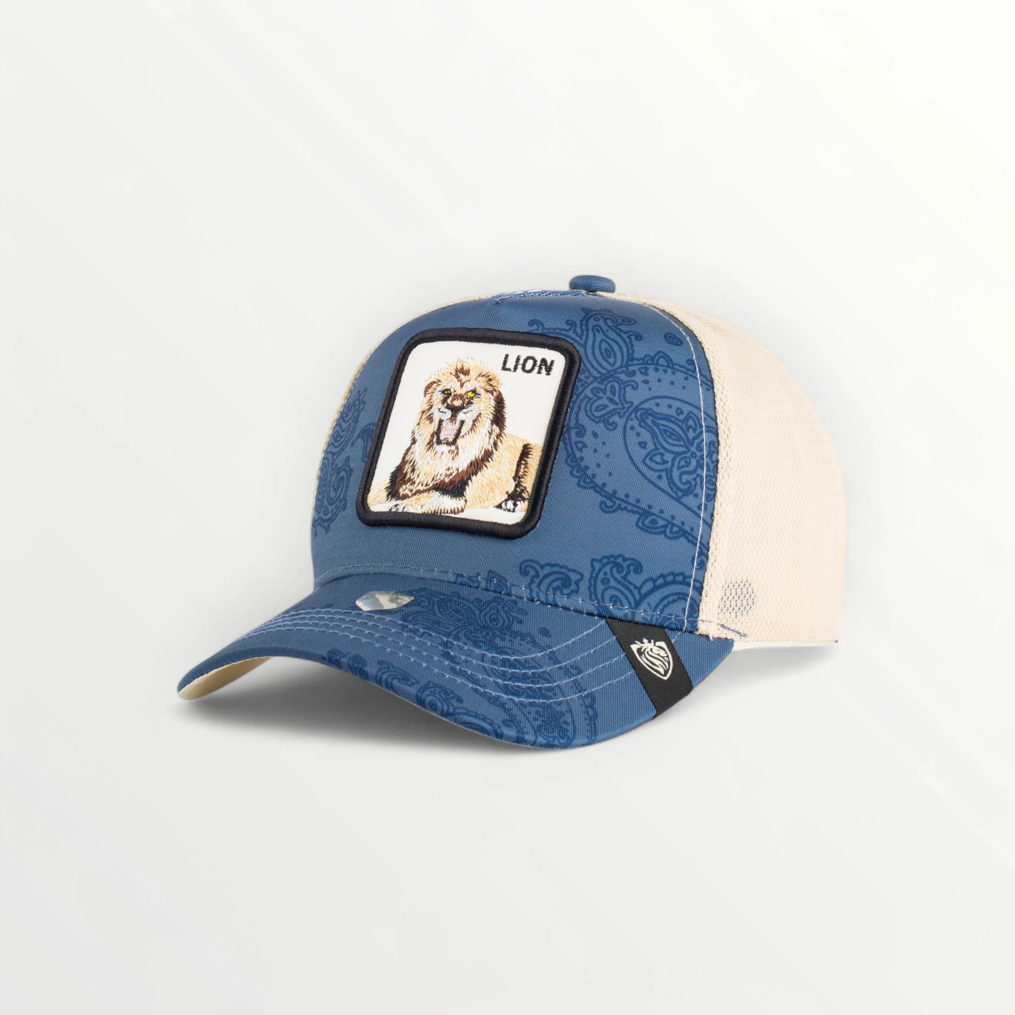 Unisex Trucker Cap "LION"