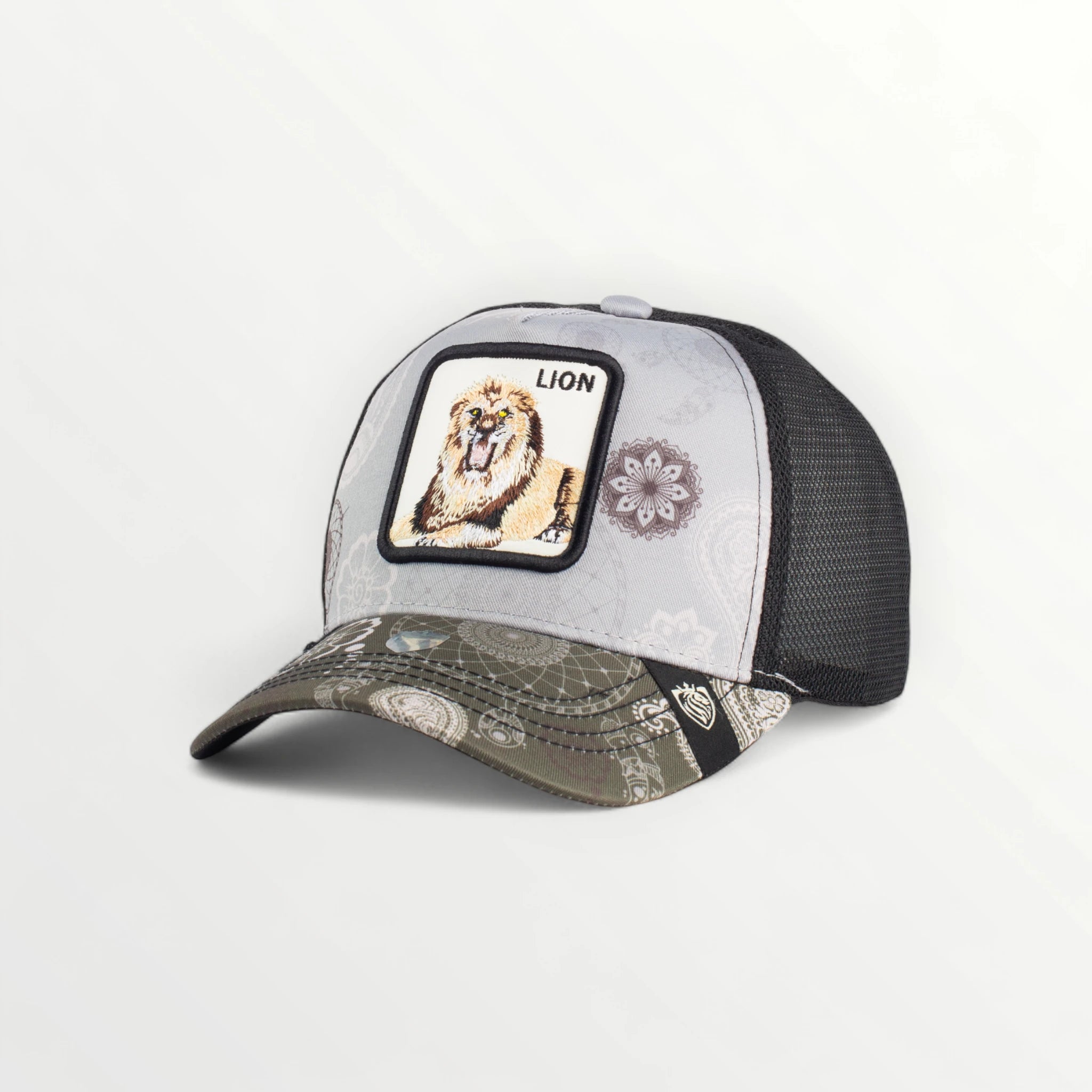 Unisex Trucker Hat "LION"