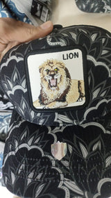 Unisex Trucker Cap "LION"